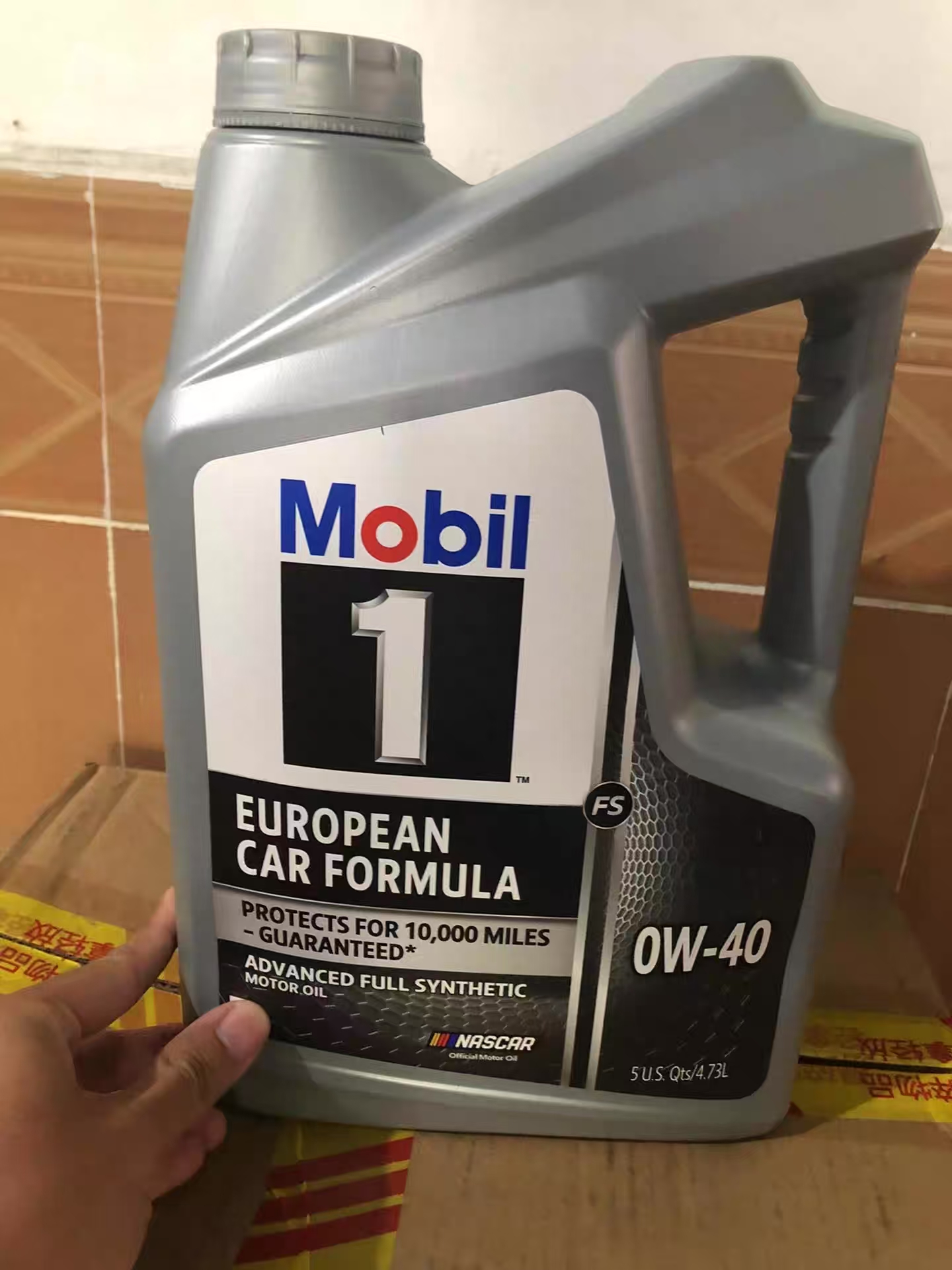 ZYQ3 Mobil 1 Công thức xe hơi châu Âu 0W40 4,73 lít Mobil 1 Dầu động cơ Dầu bôi trơn hiệu suất cao & chất tẩy rửa
